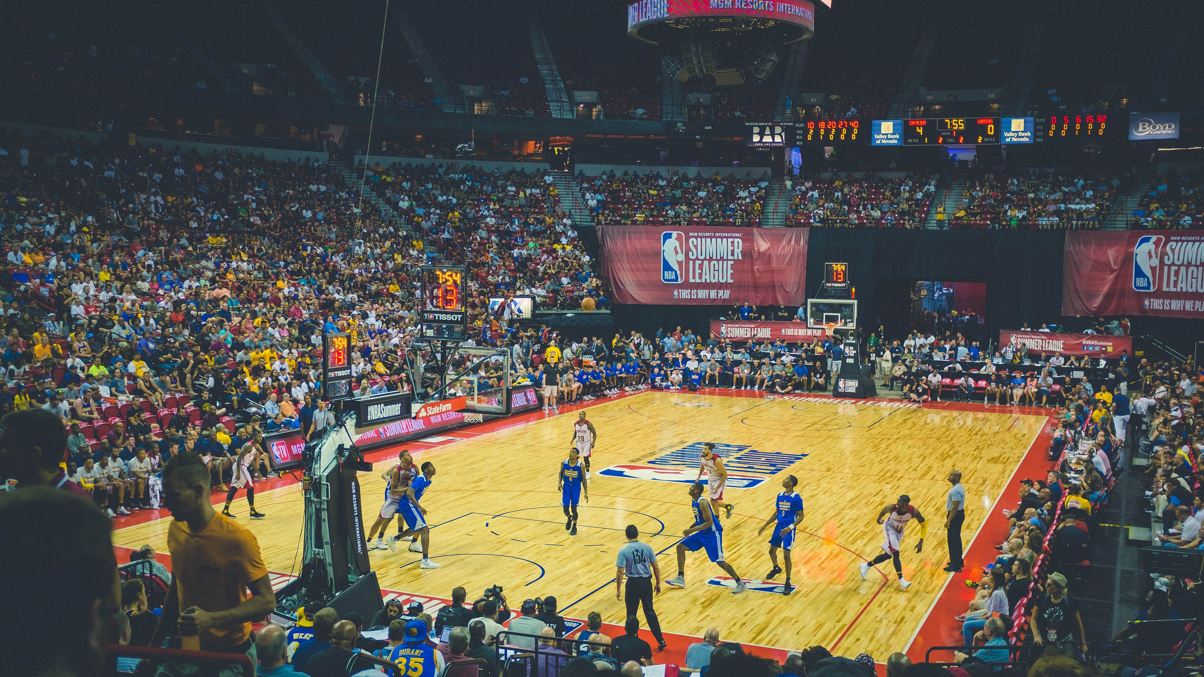 乐鱼vip-一号位阿门崛起！杜兰特轻松打卡，火箭飞跃三连胜的秘密揭秘